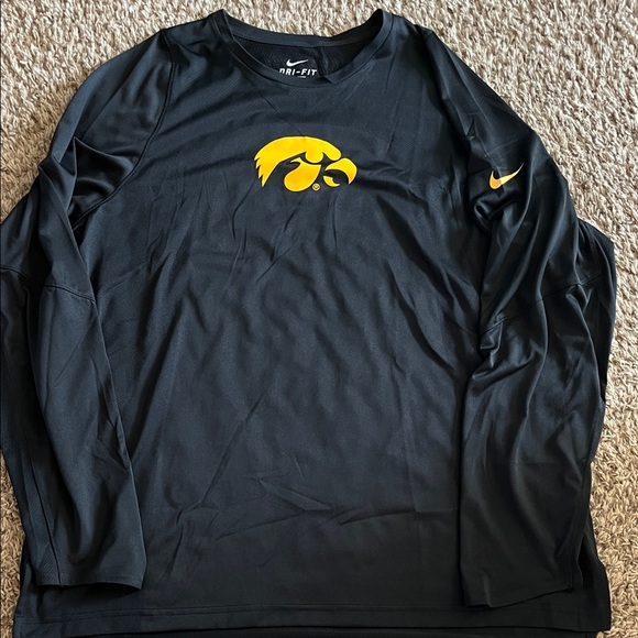 Bundle of Men’s Iowa Hawkeyes t-shirts - Picture 5 of 6